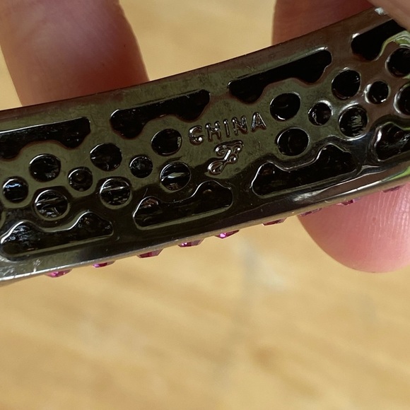 Joan Boyce Vintage Pink Rhinestone Cuff Bracelet - Picture 4 of 5